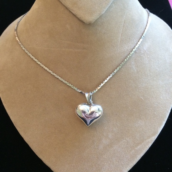 Jewelry - Sterling silver puffed heart pendant necklace